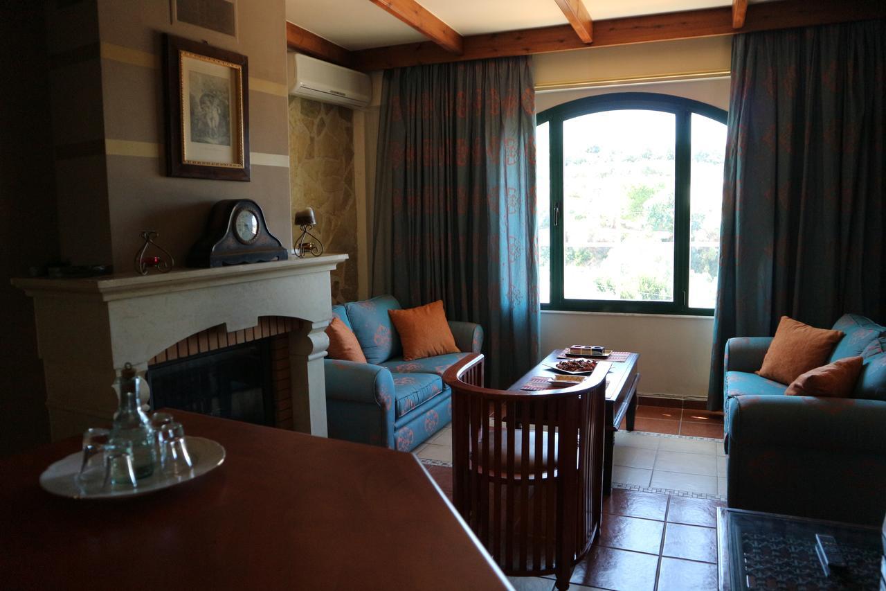 Orsalia Luxury Suites Platanés Buitenkant foto