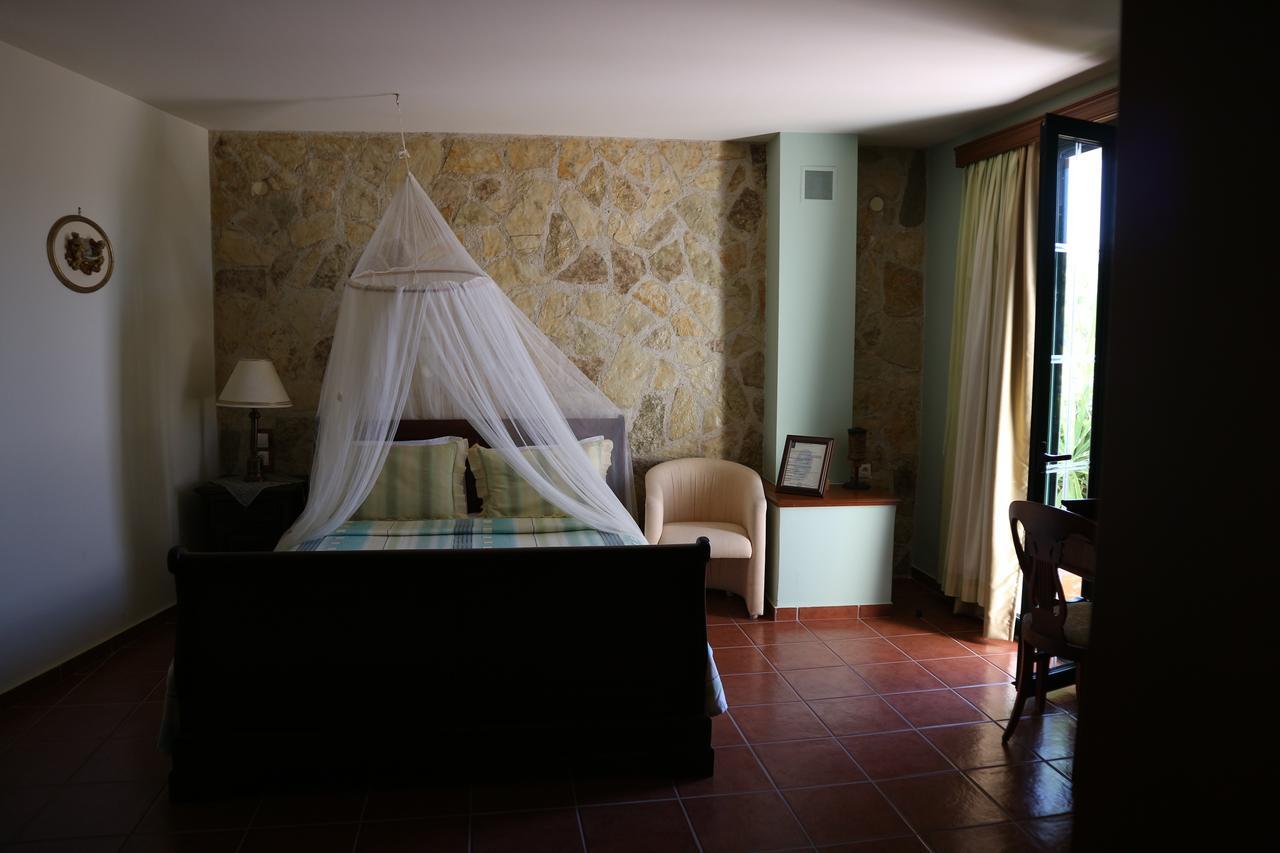 Orsalia Luxury Suites Platanés Buitenkant foto