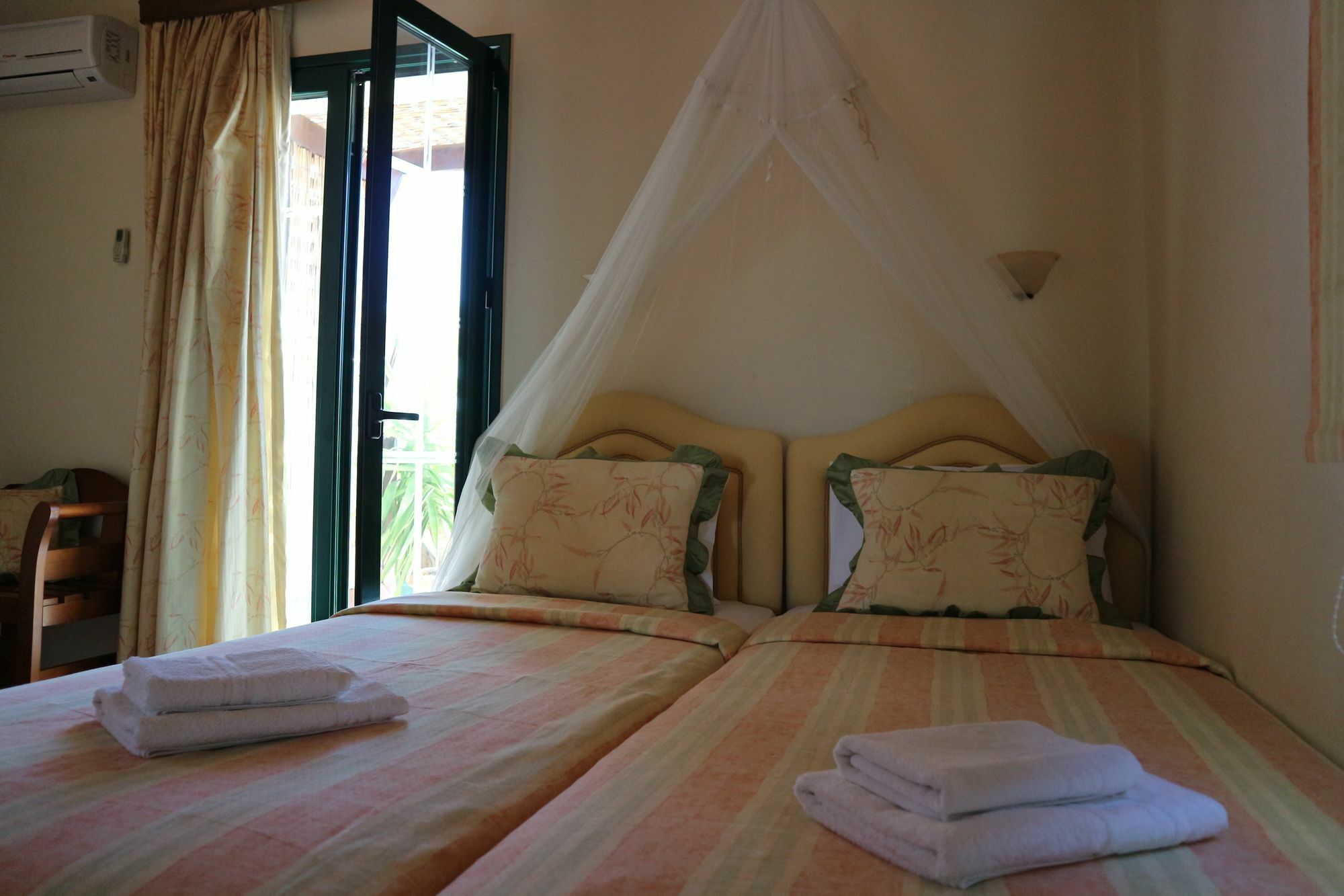 Orsalia Luxury Suites Platanés Buitenkant foto